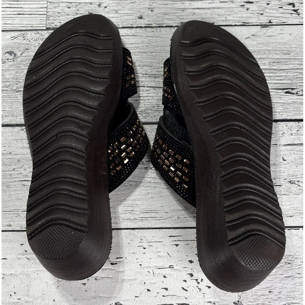 G.N.D Womens Sz 7 1/2 Black rhinestone accent Sandals New in Box style‎ # 9639